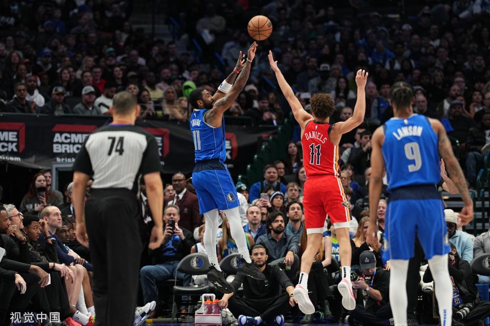 斯之间的友 斯之间的友