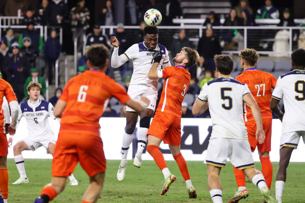 转会市场中 转会市场中